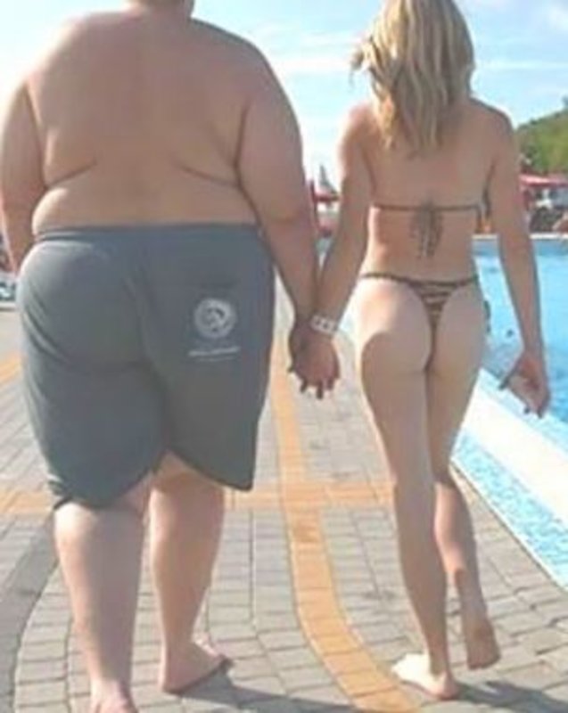 Le poids d'un homme plus grand