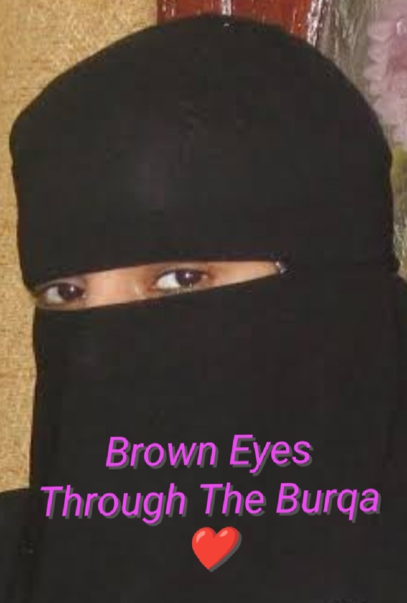 Yeux bruns à travers la burqa - Prologue de la première partie