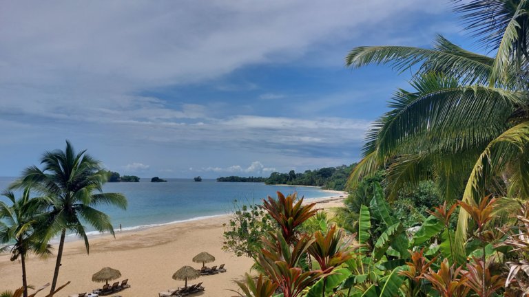 Récompenses à trois pour m'exposer sur la plage