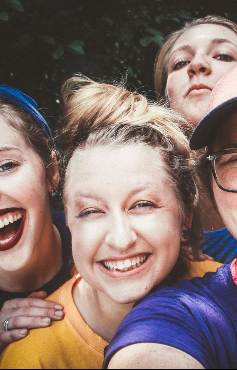 Soirée entre filles | Histoires luxuriantes